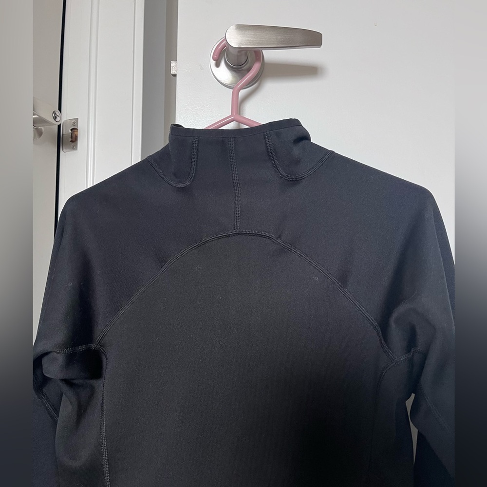 Patagonia Black Utility Jacket with Performance Features - Picture 6 of 6